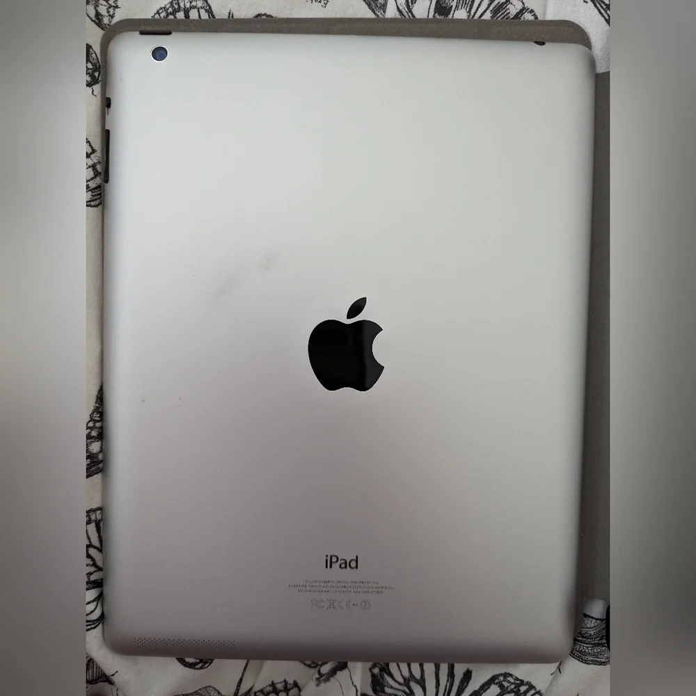 Apple iPad 4th Generation with Case